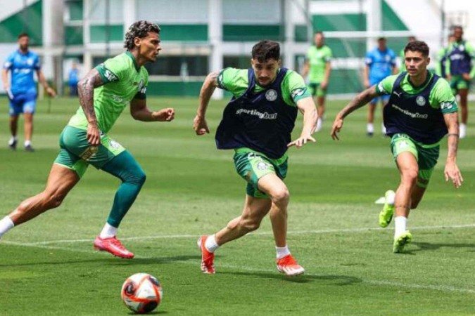 Os atletas da SE Palmeiras, durante treinamento na Academia de Futebol, em S..o Paulo-SP. (Foto: Fabio Menotti/Palmeiras/by Canon)
- (crédito: FABIO MENOTTI) Os atletas da SE Palmeiras, durante treinamento na Academia de Futebol, em S..o Paulo-SP. (Foto: Fabio Menotti/Palmeiras/by Canon)
- (crédito: FABIO MENOTTI)