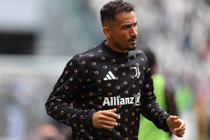  TURIN, ITALY - OCTOBER 06: Danilo of Juventus during the warm up prior to the Serie A match between Juventus FC and Cagliari Calcio at  Allianz Stadium on October 06, 2024 in Turin, Italy. (Photo by Jonathan Moscrop/Getty Images)
     -  (crédito:  Getty Images)