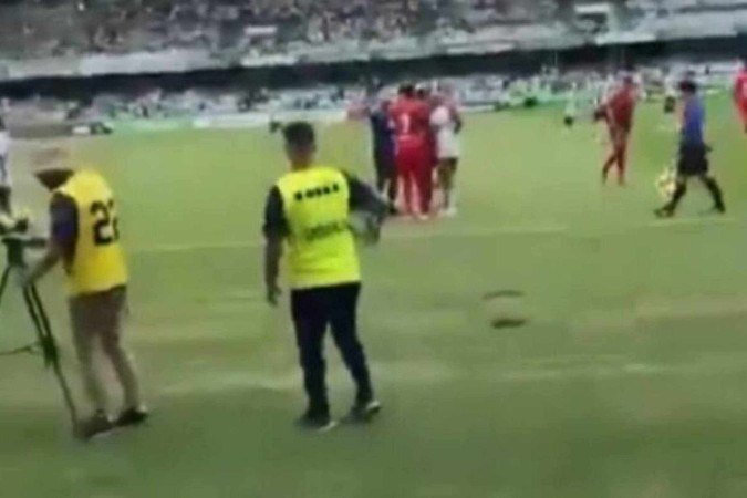 Léo comparece à Demafe para registrar boletim de ocorrência por crime de racismo no Athletiba - (crédito: Foto: Reprodução) Léo comparece à Demafe para registrar boletim de ocorrência por crime de racismo no Athletiba - (crédito: Foto: Reprodução)