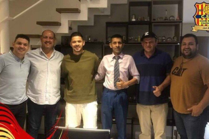 Irmãos gêmeos estendem parceria para fora dos gramados ao adquirirem clube da Terceira Divisão do Paraguai - (crédito: Foto: Reprodução / Redes Sociais) Irmãos gêmeos estendem parceria para fora dos gramados ao adquirirem clube da Terceira Divisão do Paraguai - (crédito: Foto: Reprodução / Redes Sociais)