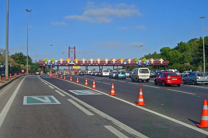 Além disso, terá a possibilidade de cobrança do pedágio por trecho trafegado. Será, portanto, possível identificar em que ponto o carro entrou na rodovia e onde saiu.