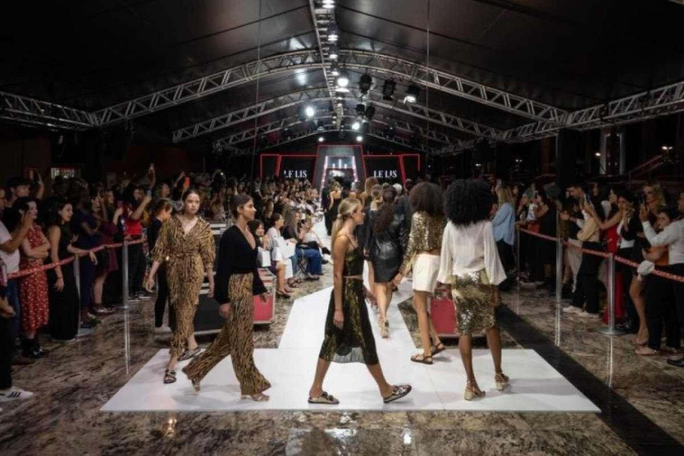 Ferramenta pode ajudar a medir microplásticos liberados por vestimentas