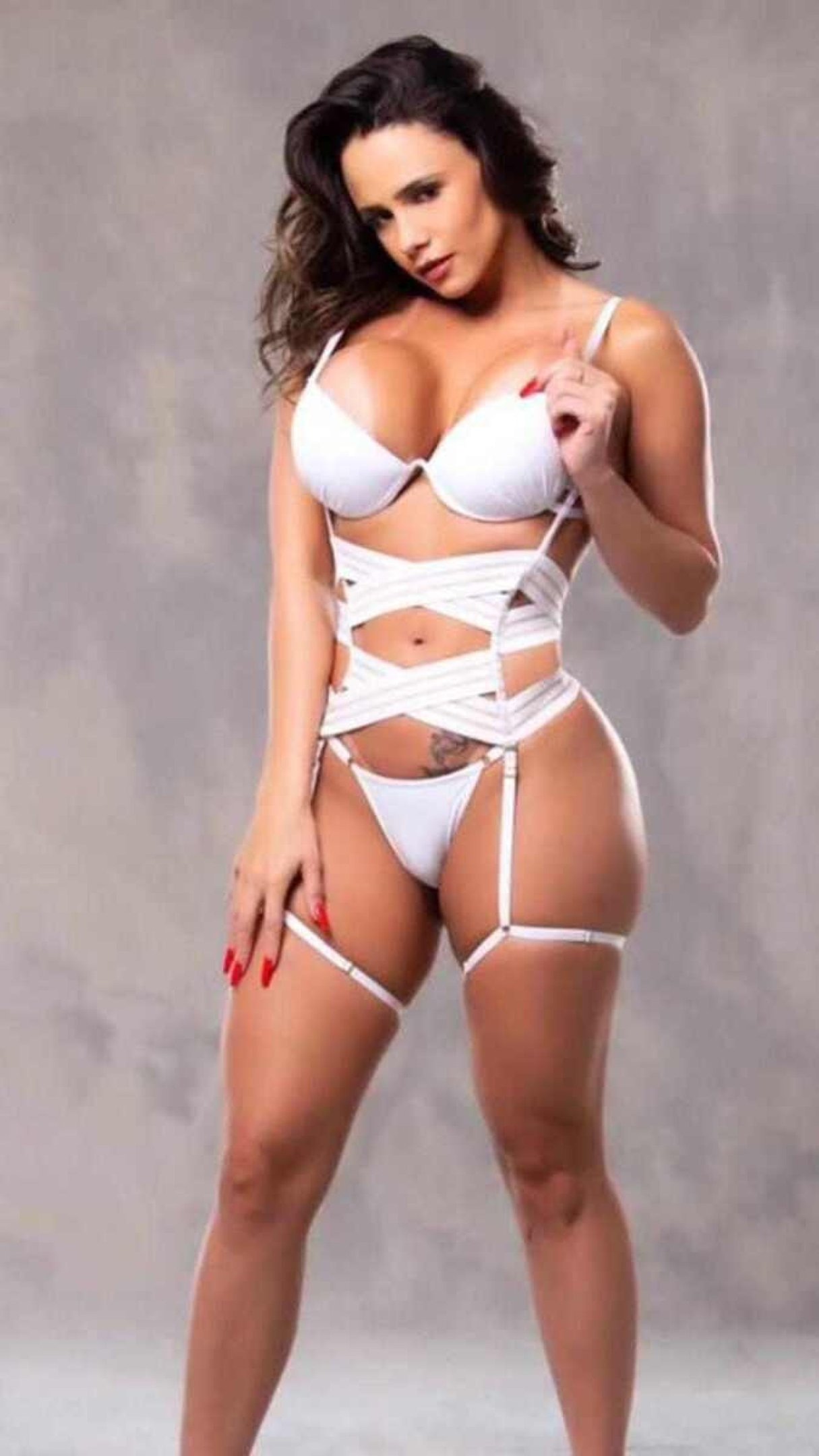 Ketlen Silva fala sobre Miss Silicone Brasil