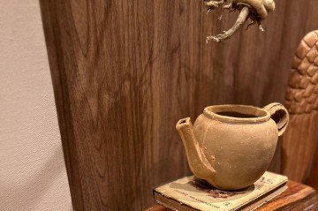 As peças podem ser usadas para criar contrastes marcantes na decoração. Ambiente da Três Arquitetura para a CasaCor Brasília 2024