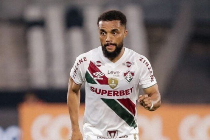 SAMUEL XAVIER - O Botafogo atacou muito pelo seu setor e levou a melhor em vários momentos, deixando a desejar na defesa. No apoio, teve poucos momentos de destaque. NOTA 5,0. Foto: Lucas Merçon/Fluminense