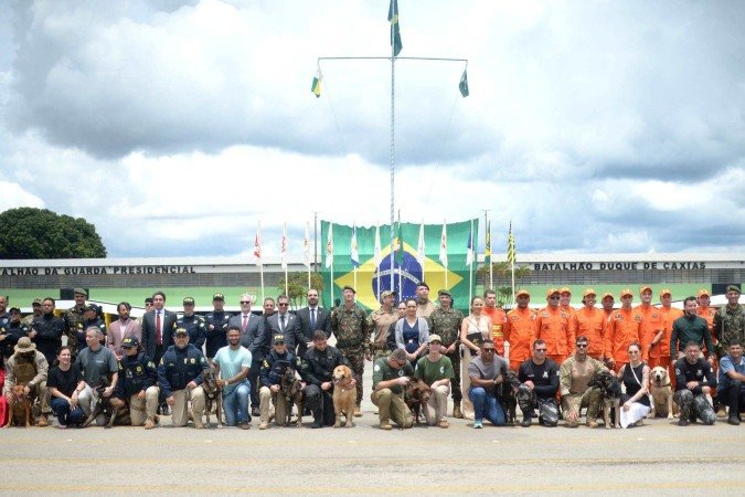  Cerimônia de aposentadoria dos cães policiais no Batalhão da Guarda Presidencial (BGP)