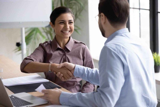 Fazer uma boa entrevista é fundamental para demonstrar sua competência (Imagem: fizkes | Shutterstock) - (crédito: EdiCase) Fazer uma boa entrevista é fundamental para demonstrar sua competência (Imagem: fizkes | Shutterstock) - (crédito: EdiCase)