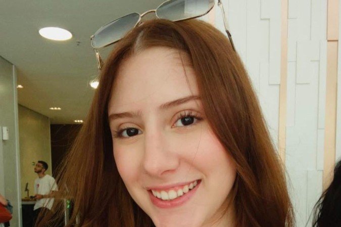 Liz grava vídeos de rotina e mostra seu dia a dia para os seguidores