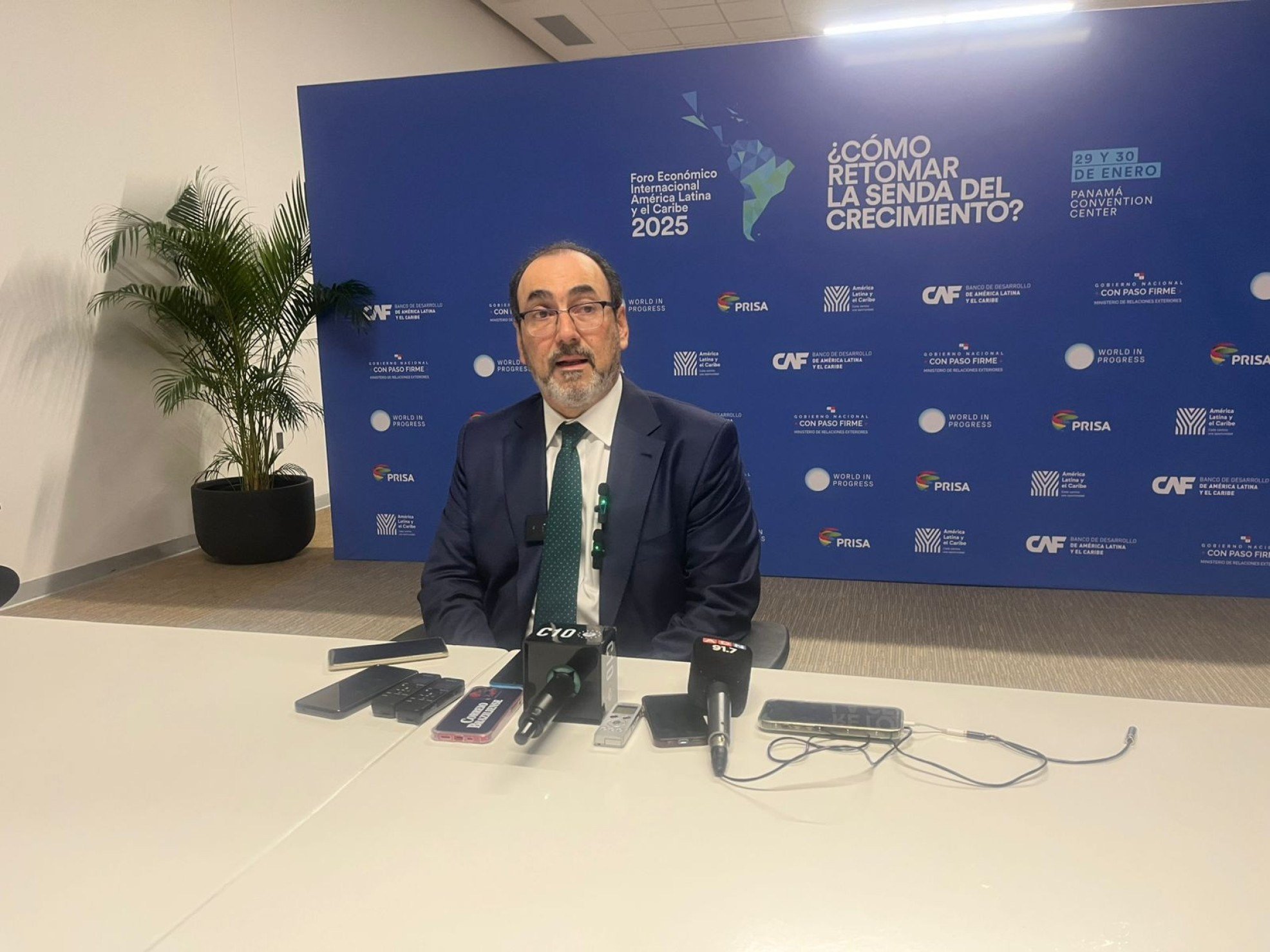 Fórum internacional debate desafios para a integração regional