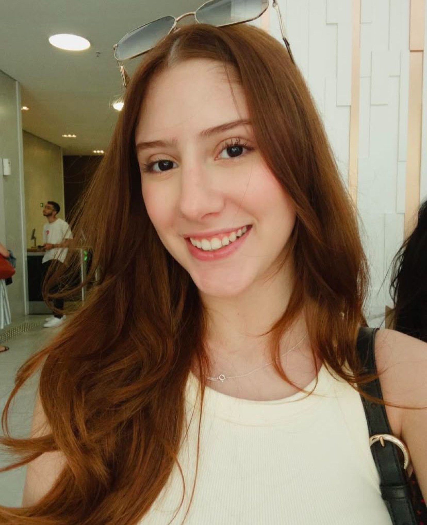 Liz grava vídeos de rotina e mostra seu dia a dia para os seguidores