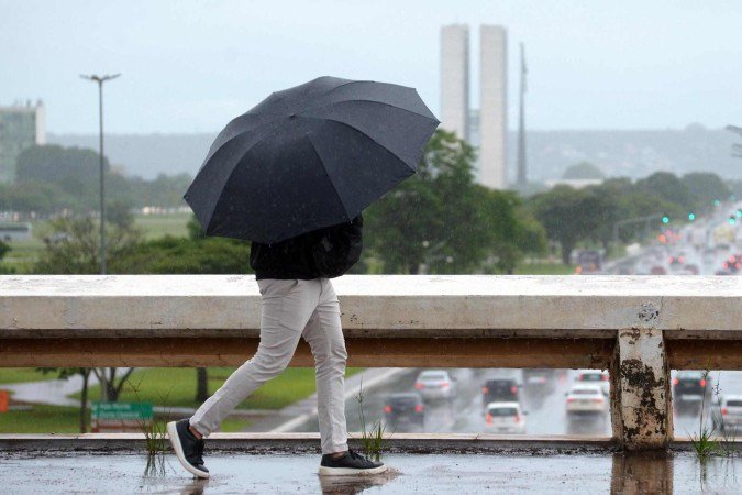  30/01/2025 Credito: Ed Alves/CB/DA.Press. Cidades. Bom dia, Brasília. Muita Chuva na região central. Esplanada dos Ministerios - Plataforma Supeiror da Rodoviaria.  -  (crédito:  Ed Alves/CB/DA.Press)