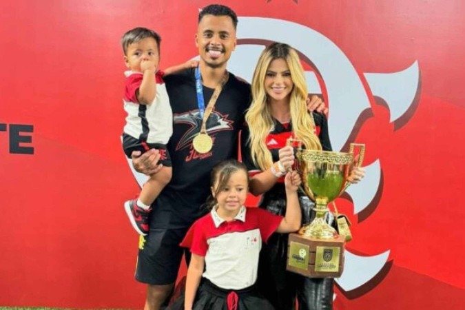 Jordana Holleben desabafa sobre ''anos de violência'' sofridos com Allan, do Flamengo - (crédito: Foto: Reprodução/Instagram) Jordana Holleben desabafa sobre ''anos de violência'' sofridos com Allan, do Flamengo - (crédito: Foto: Reprodução/Instagram)