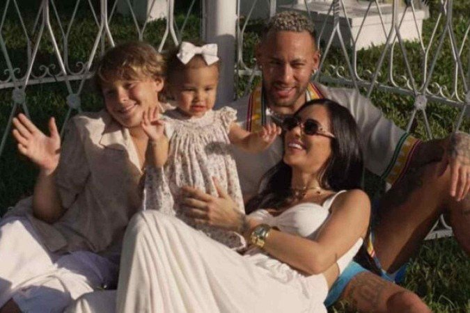 Neymar, Bruna Biancard, Davi e Mavie - (crédito: Reprodução Instagram) Neymar, Bruna Biancard, Davi e Mavie - (crédito: Reprodução Instagram)