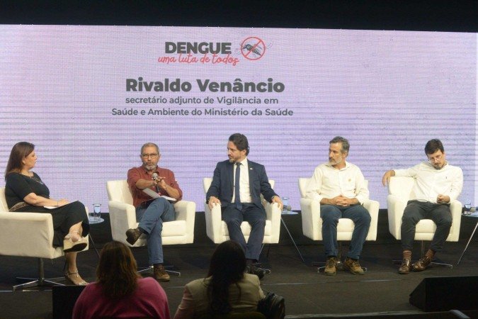 30/01/2025 Ed Alves/CB/DA Press. CB Debate, Dengue uma luta de todos. Ana Maria Campos, Carmen Souza, André Bon, Jonas Brant e Rivaldo Venâncio.
      