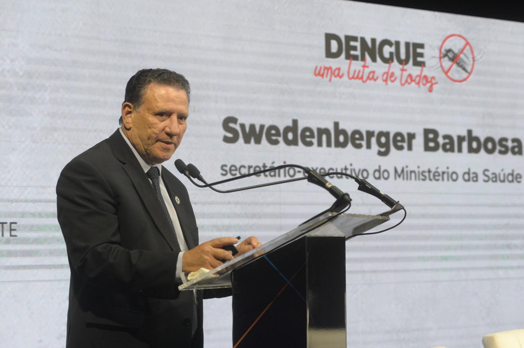 Ministério da Saúde prevê queda nos casos de dengue em 2025 no país