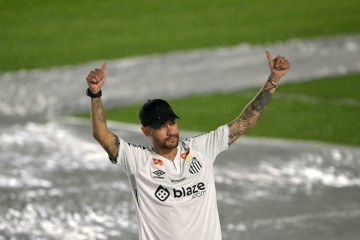 Neymar é apresentado ao Santos              -  (crédito: NELSON ALMEIDA / AFP)