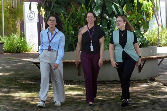  31/01/2025 Credito: Ed Alves/CB/DA.Press. Cidades. Mulheres e Meninas na Ciencia. Na foto, Luana Souza (Roxo), Fernada Vinhaes (Preto) e Rebecca Ribeiro (colete). 