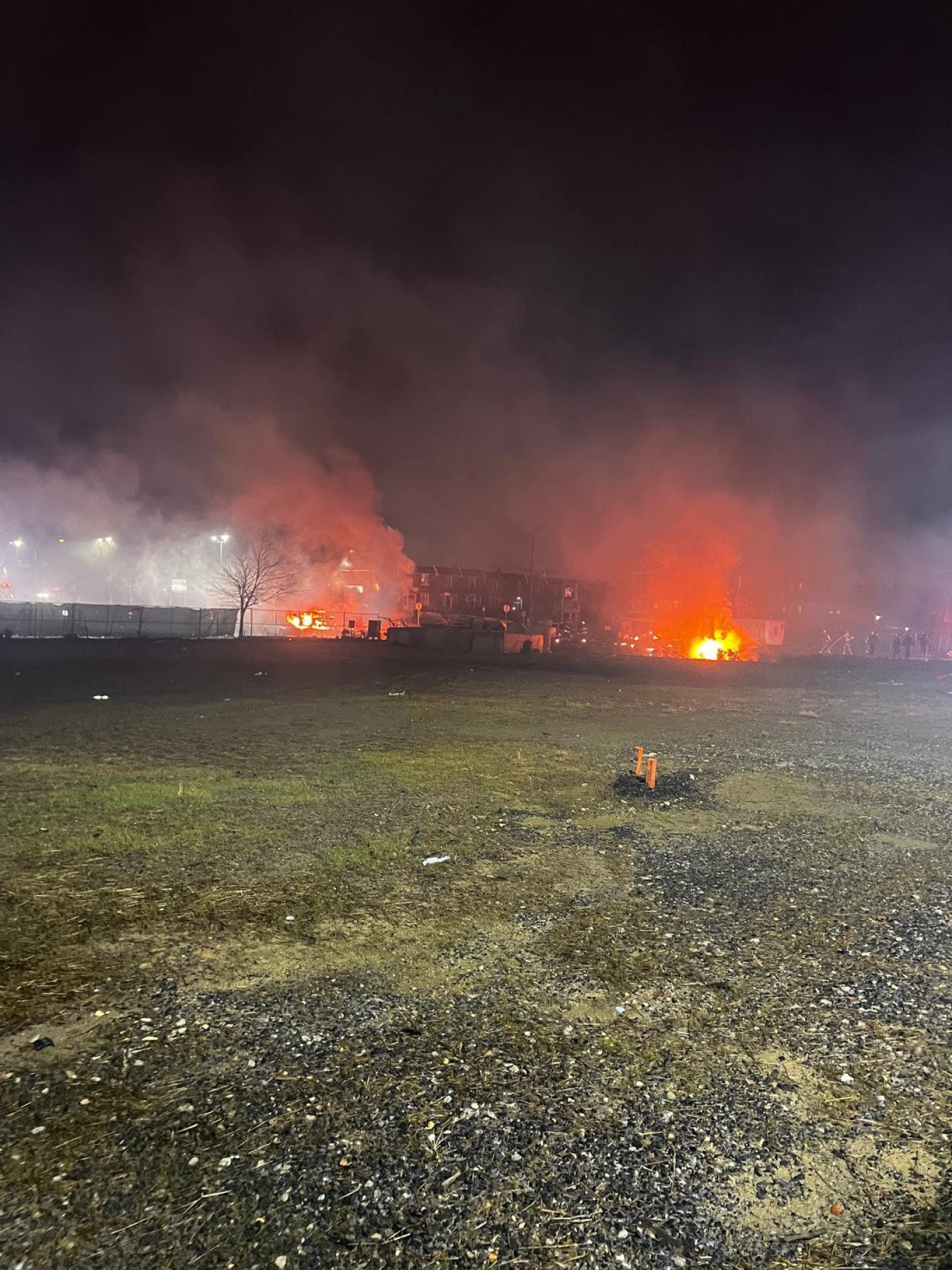 Avio cai em rea urbana, na Filadlfia (EUA)