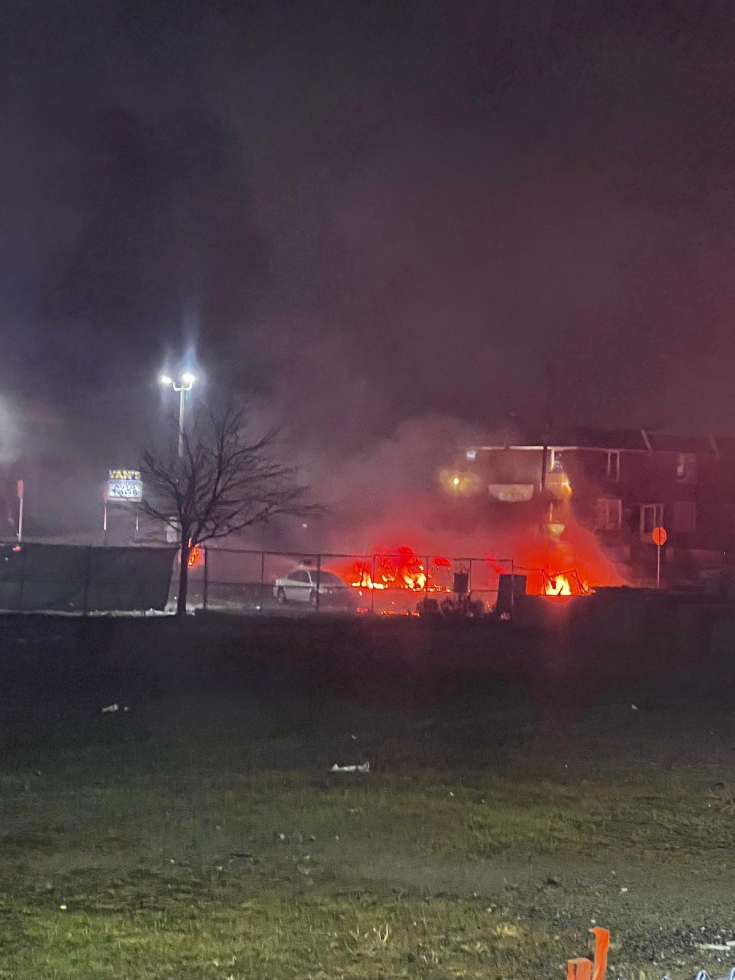 Avio cai em rea urbana, na Filadlfia (EUA)