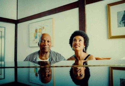 Apesar da torcida brasileira MIlton Nascimento e Esperanza Spalding não levaram o troféu pelo melhor álbum
 -  (crédito: Lucas Nogueira/divulgação)