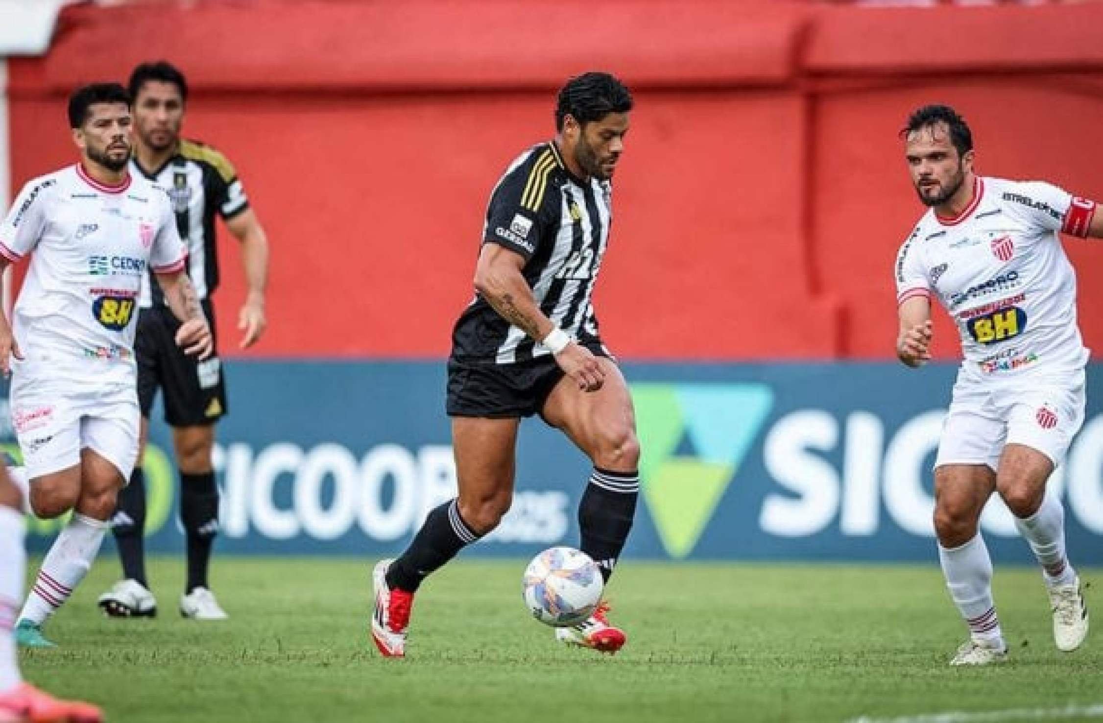 Hulk não se contenta com vitória do Atlético: ‘Precisamos de muito mais ainda’