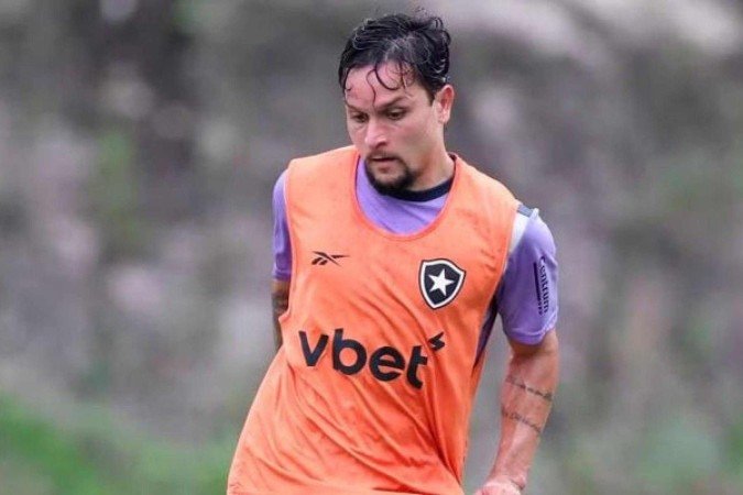 Artur deve estrear pelo Botafogo em clássico contra o Flamengo - (crédito: Vitor Silva/BFR) Artur deve estrear pelo Botafogo em clássico contra o Flamengo - (crédito: Vitor Silva/BFR)