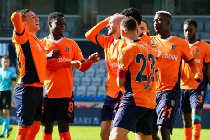 Basaksehir sonha alto no Turcão  -  (crédito: Foto: Divulgação/Basaksehir )