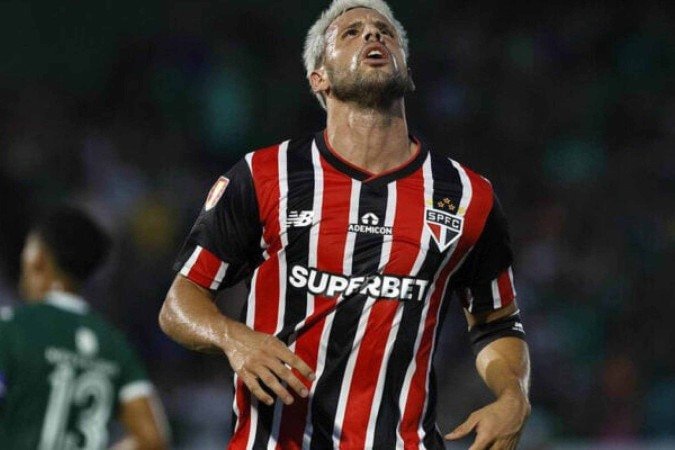 Calleri lamenta falta de intensidade do São Paulo no clássico -  (crédito: Foto: Rubens Chiri / saopaulofc.net)