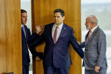 Hugo Motta e Davi Alcolumbre aceitaram convite de Lula para integrar a comitiva -  (crédito:  Fotográfo/Agência Brasil)