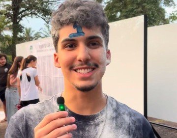 Calouro de medicina da UnB pelo vestibular tradicional 2025, Matteo Rocha comemora aprovação em 1º lugar do curso -  (crédito: Júlia Giusti)