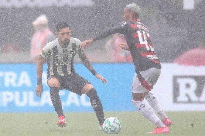 Wesley em ação com a camisa do Flamengo durante o triunfo sobre o Botafogo - (crédito: Foto: Vitor Silva/Botafogo) Wesley em ação com a camisa do Flamengo durante o triunfo sobre o Botafogo - (crédito: Foto: Vitor Silva/Botafogo)