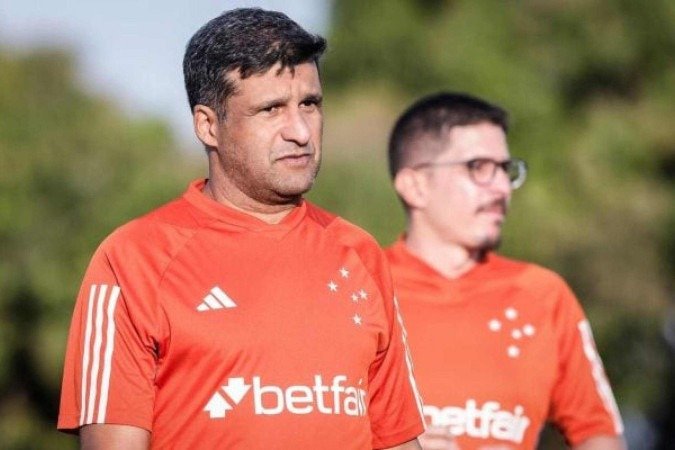Wesley Carvalho é o treinador interino do Cruzeiro desde a saída de Fernando Diniz -  (crédito: Foto: Gustavo Aleixo/Cruzeiro)