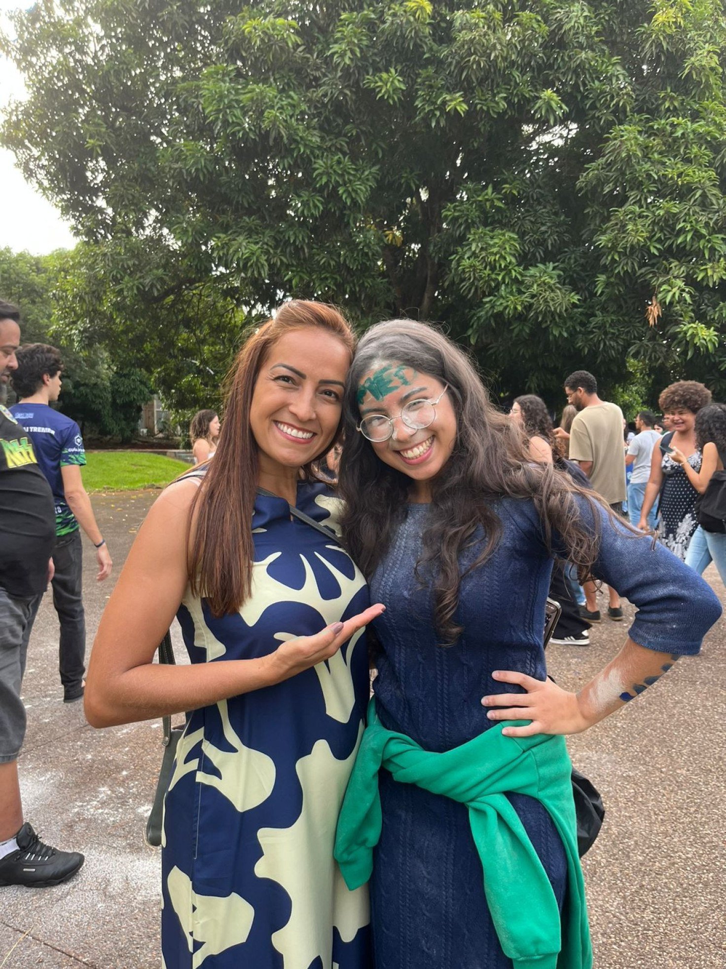 Andressa de Oliveira, 19 anos, com a mãe, Priscila de Oliveira