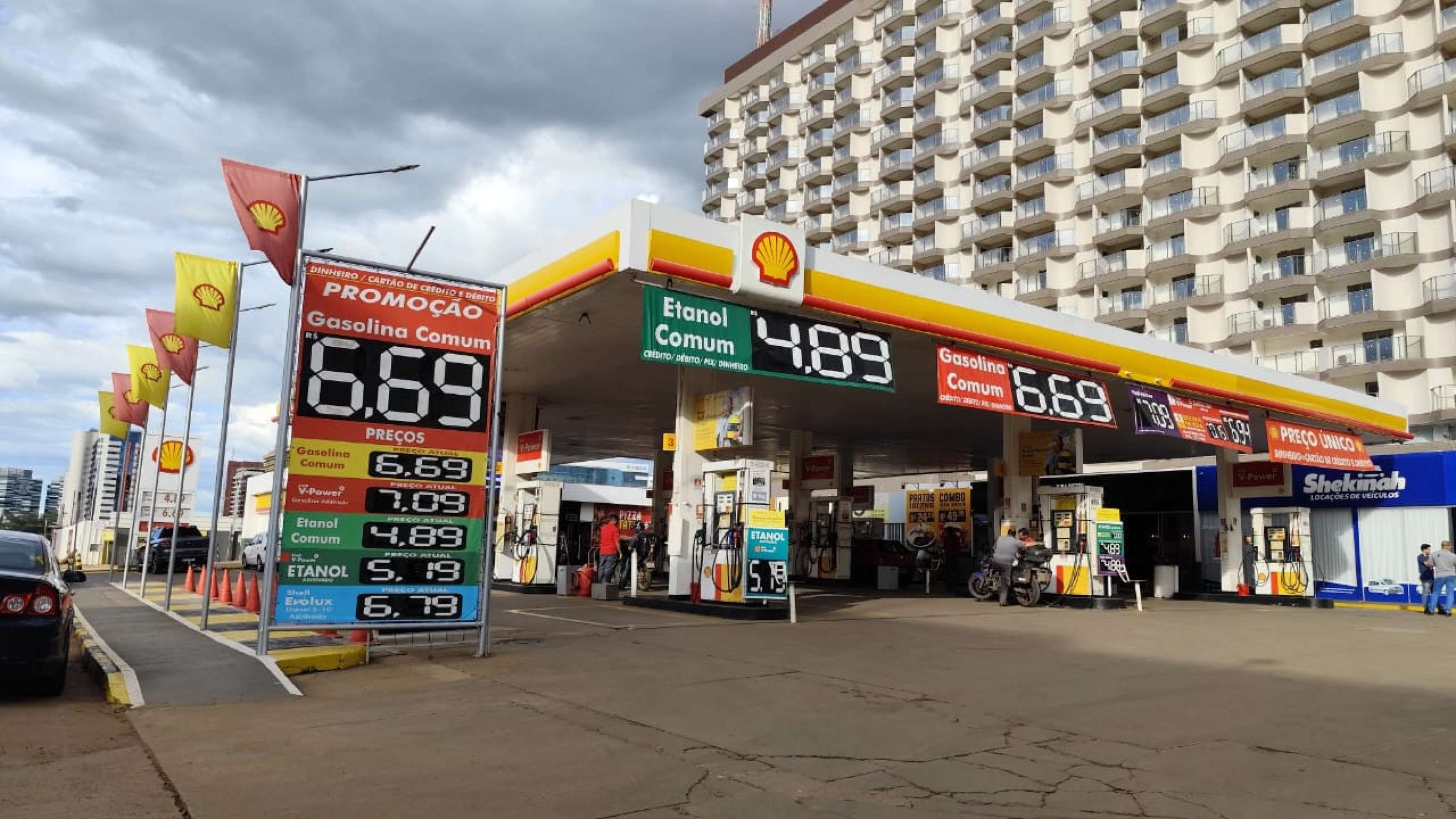 Preço nas alturas: gasolina chega a R$ 6,69 e álcool a R$ 4,89 no DF