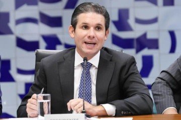 Motta durante reunião de líderes: Motta durante reunião de líderes: