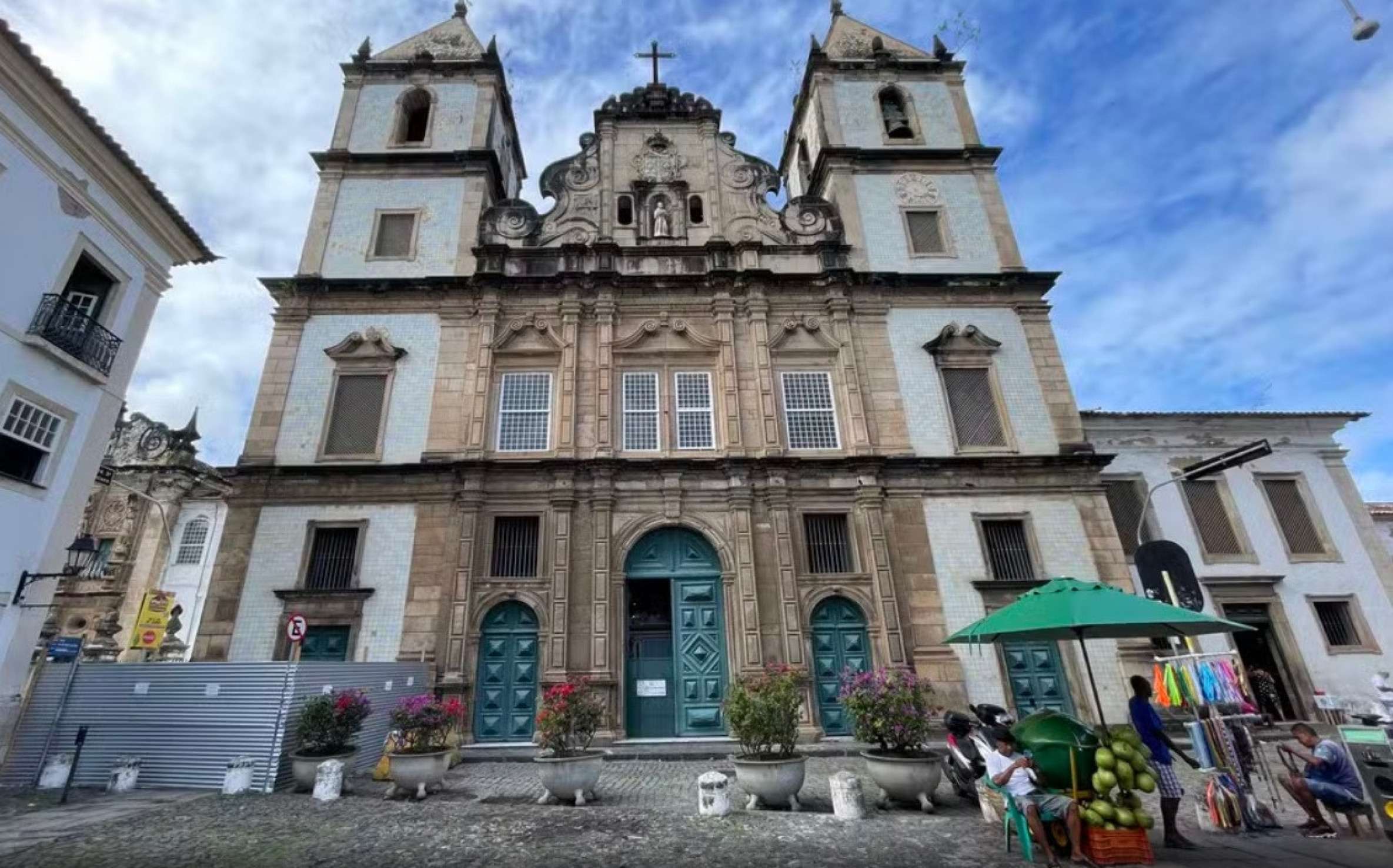 'Igreja de ouro' que desabou em Salvador é patrimônio histórico ameaçado há décadas