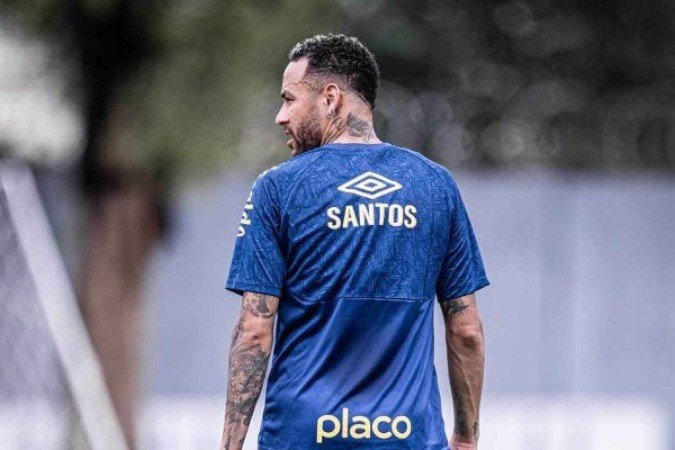Neymar usará penteado dos tempos antigos em reestreia pelo Santos? -  (crédito: Foto: Ricardo Saibun/Santos)