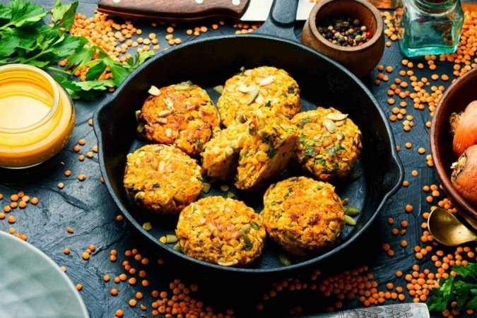 Bolinho fit de lentilha com cenoura (Imagem: Chatham172 | Shutterstock) - (crédito: EdiCase) Bolinho fit de lentilha com cenoura (Imagem: Chatham172 | Shutterstock) - (crédito: EdiCase)