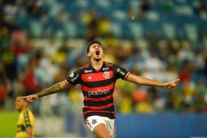GUILHERME GOMES - Substituiu Juninho aos 26 da etapa final e teve o mérito de fazer a jogada do quinto gol do Flamengo. NOTA 6,5. Foto: Marcelo Cortes / CRF
