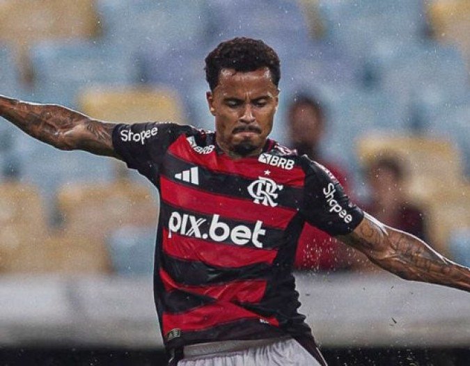 ALLAN - Bons passes, como no lanÃ§amento do segundo gol do Fla, e qualidade no posicionamento, mas foi envolvido em alguns momentos no primeiro tempo pelo setor de criaÃ§Ã£o da Portuguesa. NOTA 6,5. DivulgaÃ§Ã£o/Flamengo
