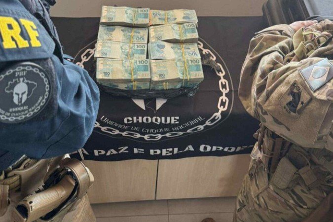A ação ocorreu na manhã desta quarta-feira (5/2) e contou com o Grupo de Operações com Cães - (crédito: PRF/Divulgação) A ação ocorreu na manhã desta quarta-feira (5/2) e contou com o Grupo de Operações com Cães - (crédito: PRF/Divulgação)