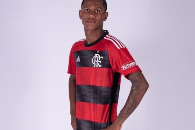 WALLACE YAN - Entrou aos 26 da etapa final no lugar de Luiz Araújo e deixou o dele. O garoto é o artilheiro do Mengo no Carioca, com 4 gols. NOTA 6,5. Fptop: Divulgação / Flamengo