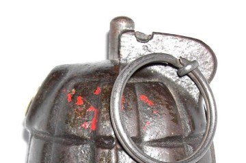 Ilustração da granada usada na tentativa de intimidação: objeto é proibido no Brasil -  (crédito: Reprodu&ccedil;&atilde;o/Wikimedia Commons)