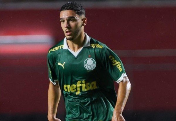 FIGUEIREDO - Uma das poucas peças que veio do banco fora do campo ofensivo. Na sua estreia no profissional, apareceu em uma oportunidade de gol. Nota: 6 - Foto: Fabio Menotti/Palmeiras