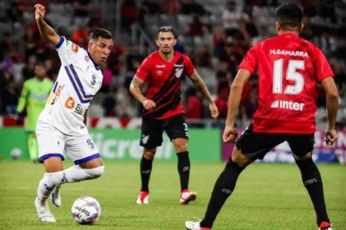 Athletico 3x1 São Joseense, pela oitava rodada do Campeonato Paranaense - (crédito: Foto: Helcio Vilarinho Junior/São Joeense) Athletico 3x1 São Joseense, pela oitava rodada do Campeonato Paranaense - (crédito: Foto: Helcio Vilarinho Junior/São Joeense)