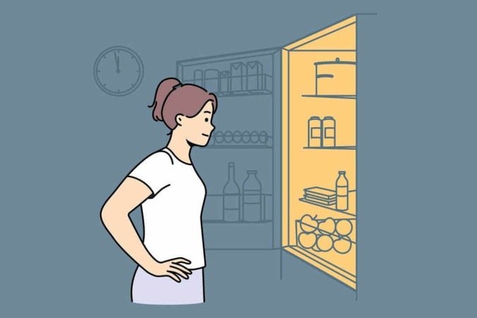 A sensação de fome intensa à noite pode ser resultado de refeições pouco nutritivas ao longo do dia (Imagem: Vectorium | Shutterstock) - (crédito: EdiCase) A sensação de fome intensa à noite pode ser resultado de refeições pouco nutritivas ao longo do dia (Imagem: Vectorium | Shutterstock) - (crédito: EdiCase)