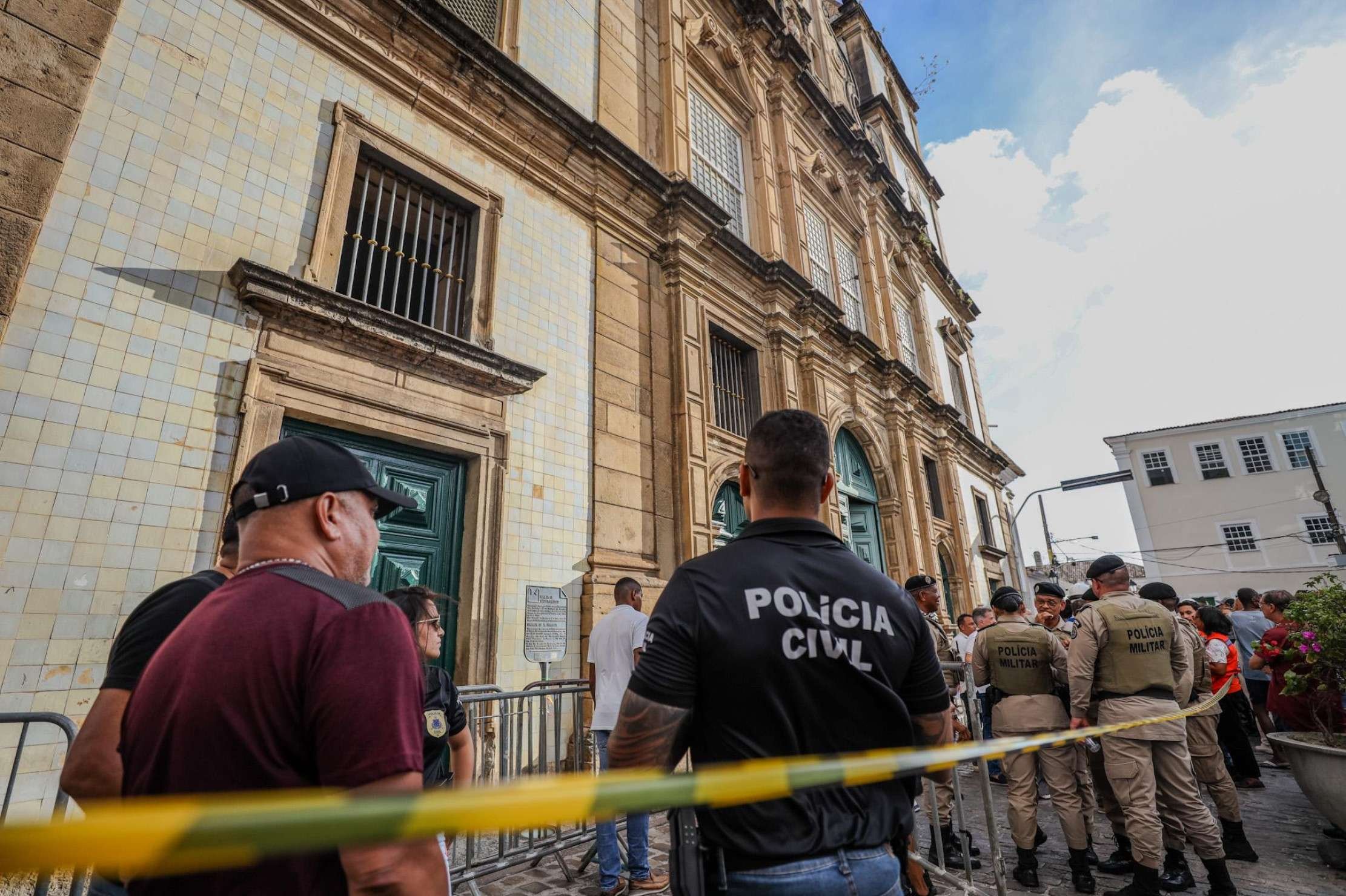 Polícia Civil vai apurar desabamento de teto de igreja que matou uma turista no Pelourinho 