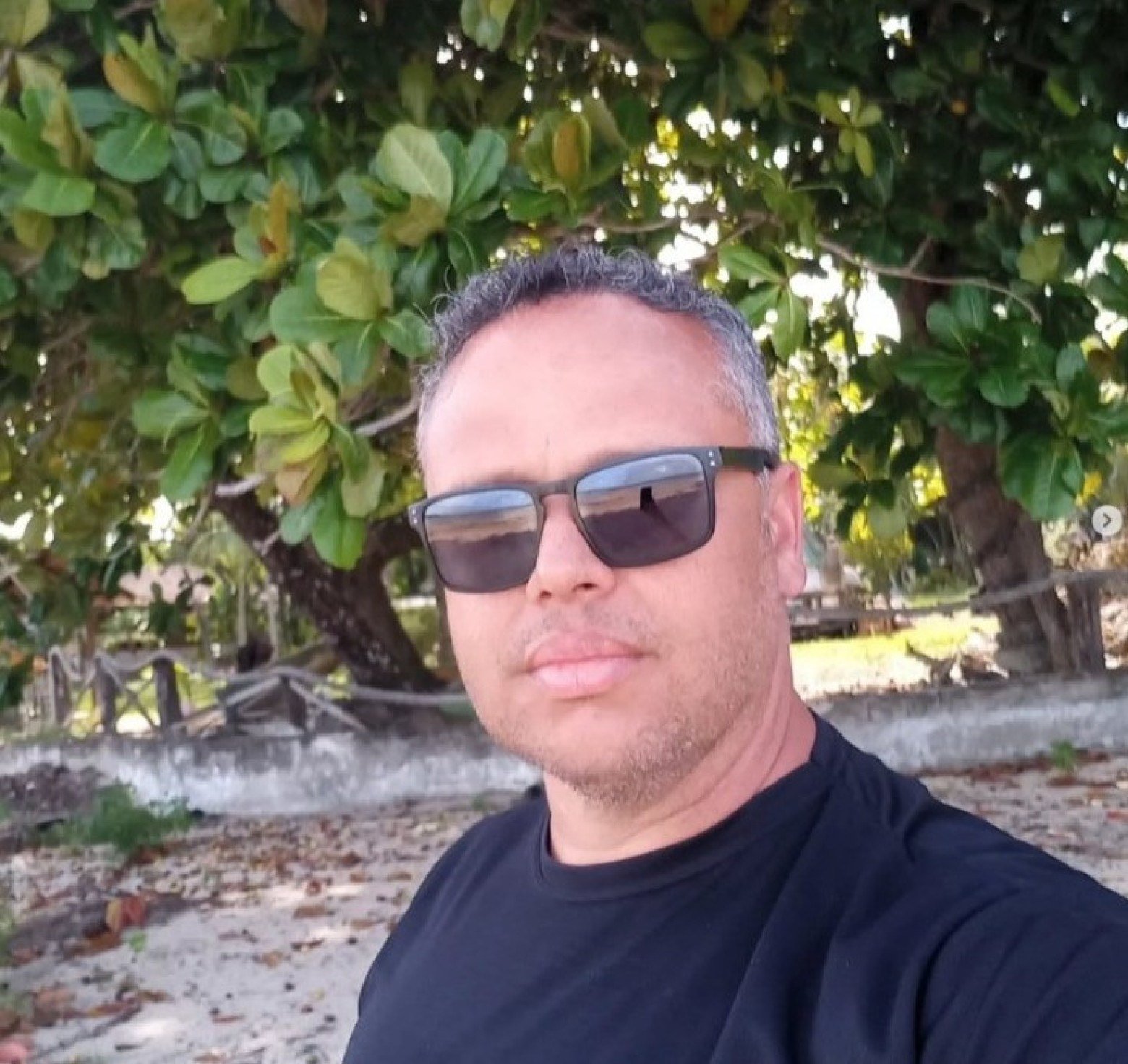 Morto a tiros por vizinho era dono de empresa de transporte escolar: 