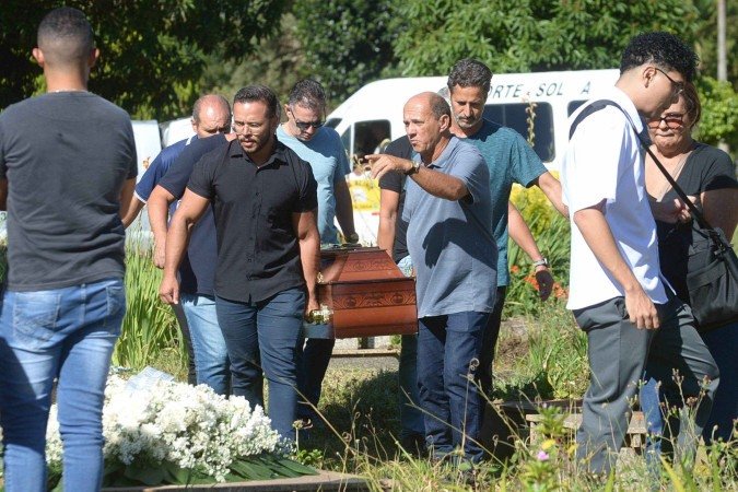 Corpo do empresário foi enterrado no Campo da Esperança