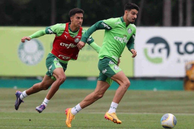 Os jogadores Flaco L..pez e Vitor Reis (E), da SE Palmeiras, durante treinamento, na Academia de Futebol. (Foto: Cesar Greco/Palmeiras/by Canon)
- (crédito: CESAR GRECO) Os jogadores Flaco L..pez e Vitor Reis (E), da SE Palmeiras, durante treinamento, na Academia de Futebol. (Foto: Cesar Greco/Palmeiras/by Canon)
- (crédito: CESAR GRECO)